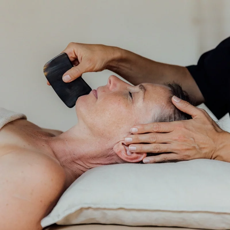 GUA SHA masáž tváre | Vigeo Bojnice GUA SHA masáž tváre | Vigeo Bojnice