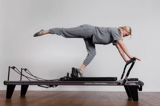 Pilates reformer cvičenie | VIGEO Pohybové centrum Pilates reformer cvičenie | VIGEO Pohybové centrum