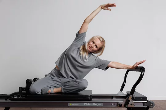 Pilates reformer cvičenie | VIGEO Pohybové centrum Pilates reformer cvičenie | VIGEO Pohybové centrum