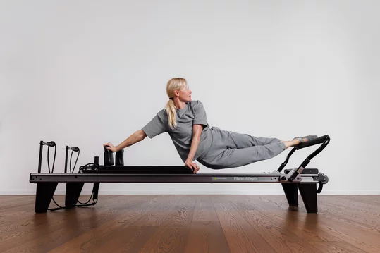 Pilates reformer cvičenie | VIGEO Pohybové centrum Pilates reformer cvičenie | VIGEO Pohybové centrum