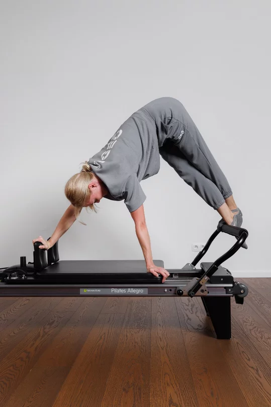 Pilates reformer cvičenie | VIGEO Pohybové centrum Pilates reformer cvičenie | VIGEO Pohybové centrum